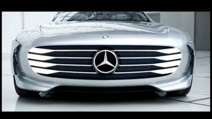 Autopilot claim on Mercedes Benz ad triggers complaints to the FTC