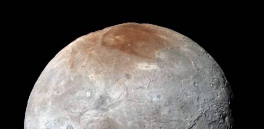 New Horizon explains why Pluto’s biggest moon has red spots Charon-red spot-new horizon
