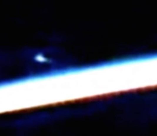 ISS captures UFO hovering Earth.