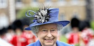 Quen Elizabeth II is not dead - December 2016