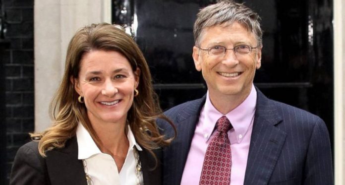 Bill and Melinda Gates pose for a photo