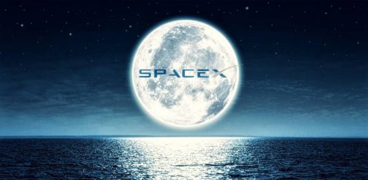 SpaceX will start sending tourists to the moon in 2018.