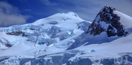 Canyons the size of Manhatthan found underneath Antarctica