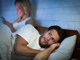 How to read cheating spouse text messages