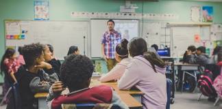 4 Rewarding Careers For Those That Want To Work in Education