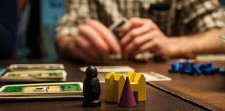 5 Occasions to Play Trivia Board Games with the Older Generation