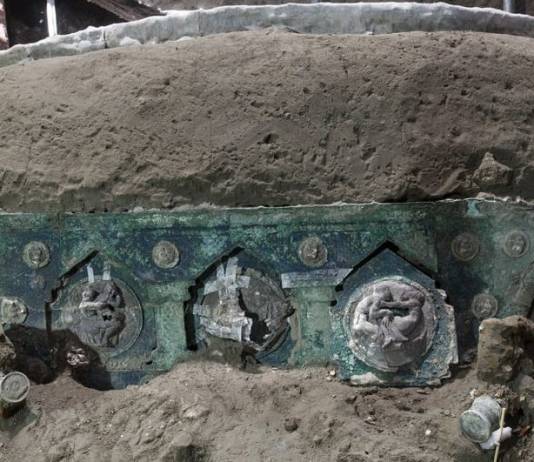 Researchers Discover 2,000-Year-Old Ceremonial Chariot Buried Under Volcanic Ash in Pompeii Researchers Discover 2,000-Year-Old Ceremonial Chariot Buried Under Volcanic Ash in Pompeii